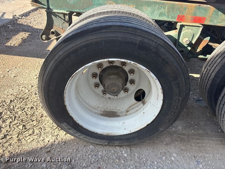 image for item EU0144 2002 Chassis King container trailer