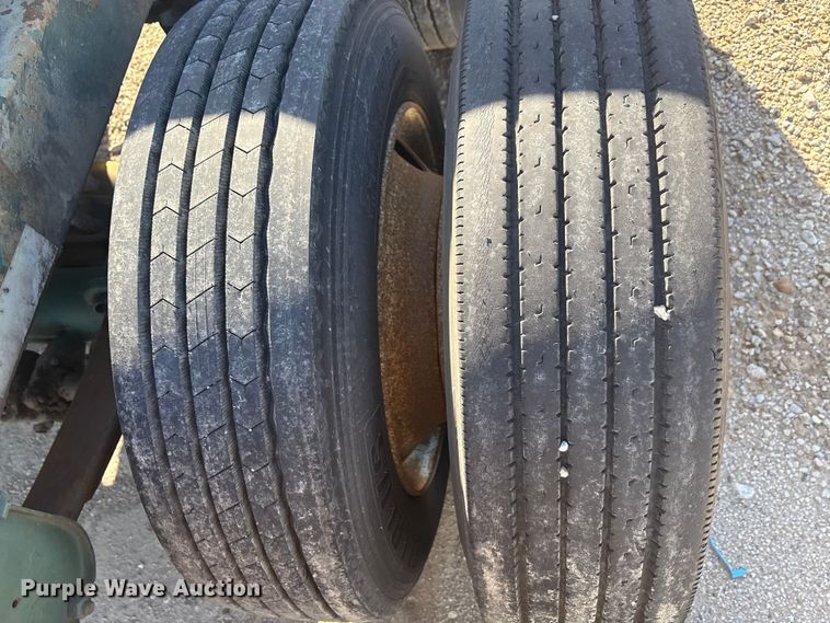 image for item EU0144 2002 Chassis King container trailer