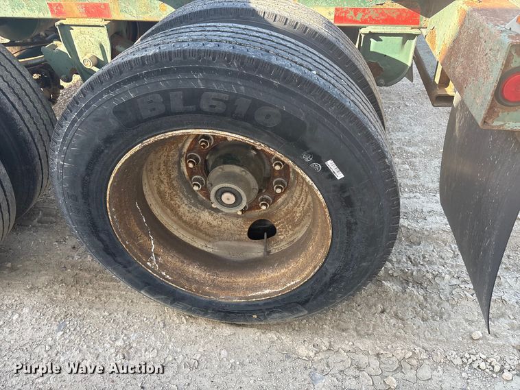 image for item EU0144 2002 Chassis King container trailer