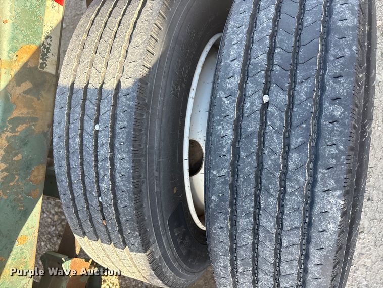 image for item EU0144 2002 Chassis King container trailer