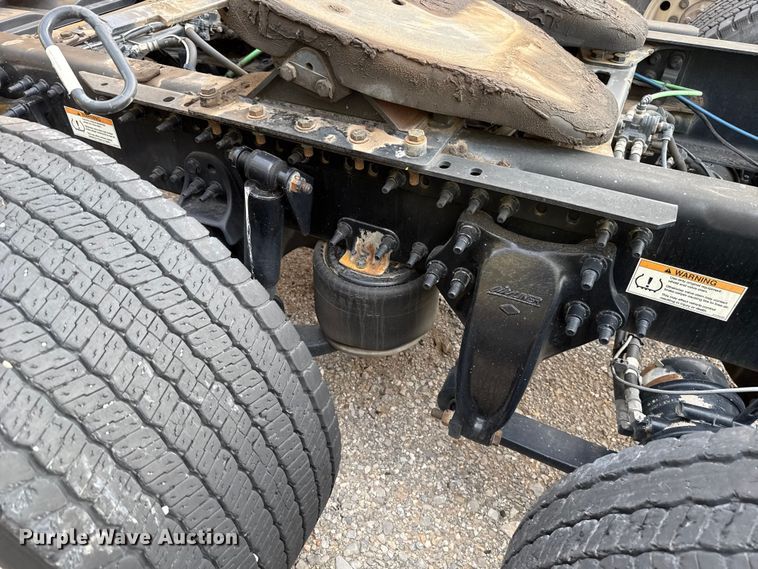 image for item EU5192 2020 Freightliner  Cascadia 126 semi truck