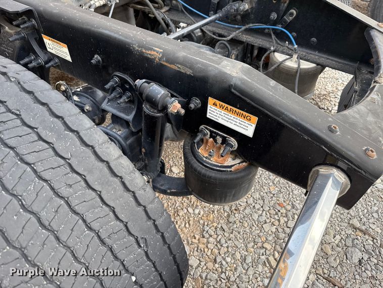 image for item EU5192 2020 Freightliner  Cascadia 126 semi truck