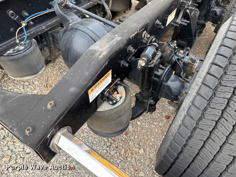 image for item EU5192 2020 Freightliner  Cascadia 126 semi truck