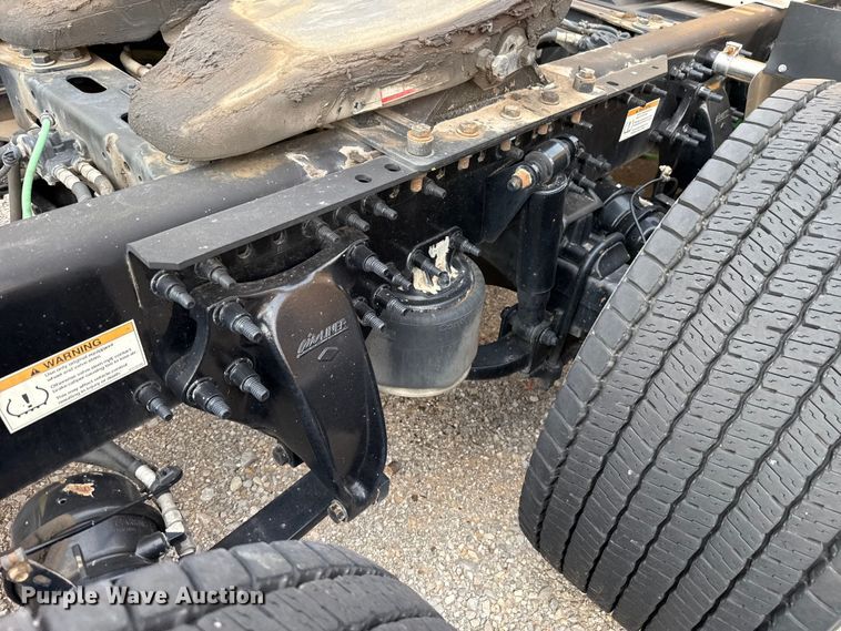 image for item EU5192 2020 Freightliner  Cascadia 126 semi truck