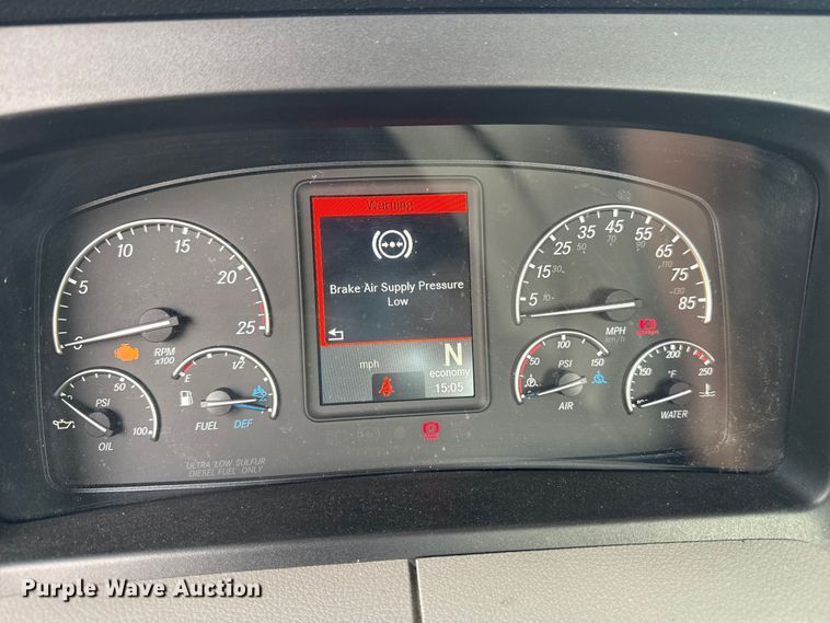 image for item EU5192 2020 Freightliner  Cascadia 126 semi truck