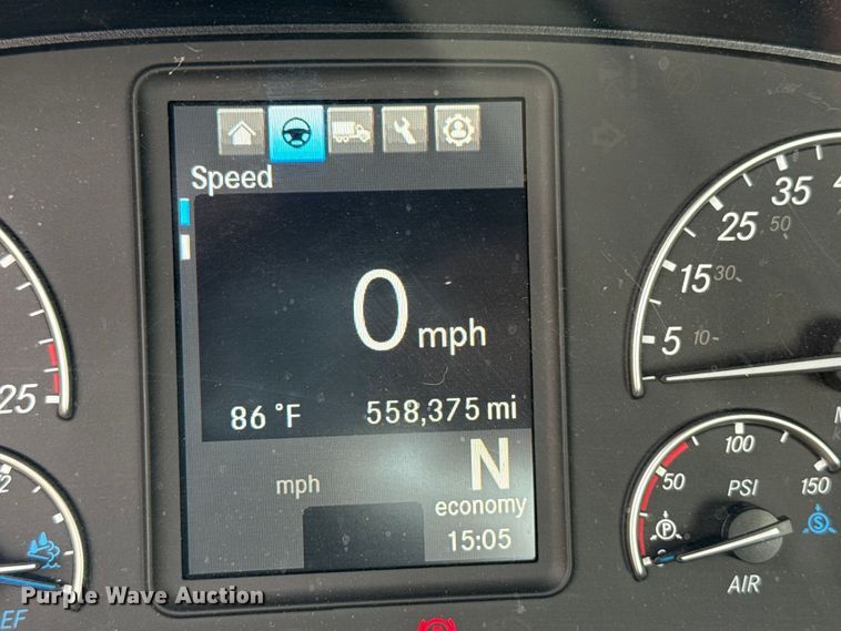 image for item EU5192 2020 Freightliner  Cascadia 126 semi truck