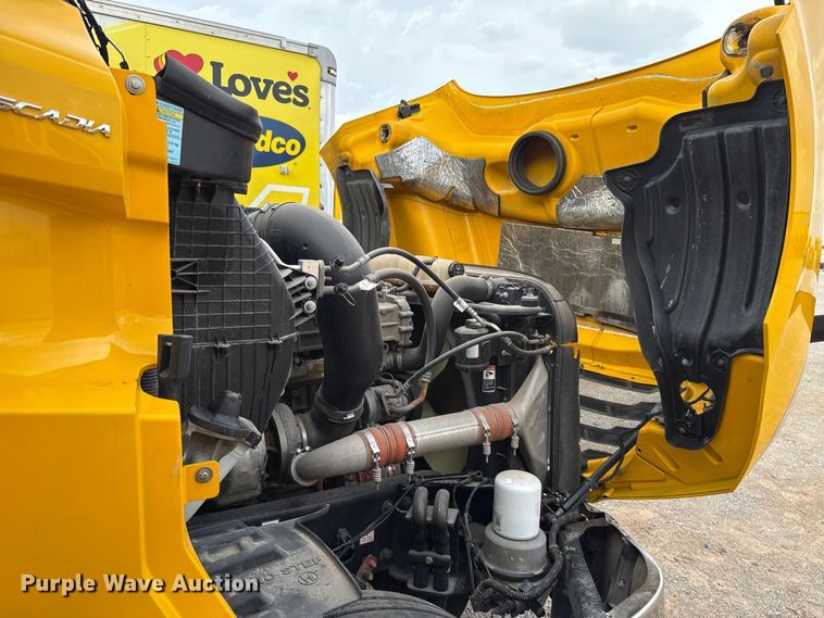 image for item EU5192 2020 Freightliner  Cascadia 126 semi truck