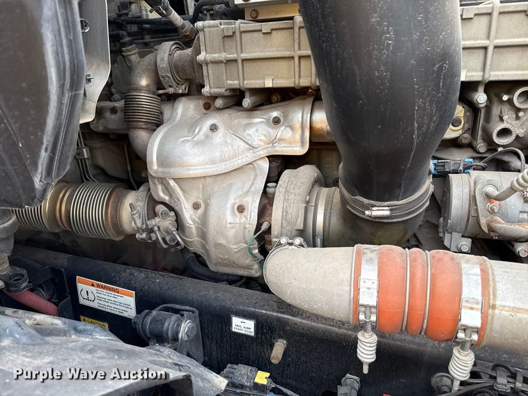 image for item EU5192 2020 Freightliner  Cascadia 126 semi truck