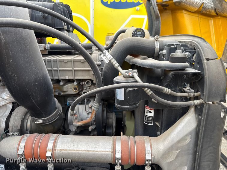 image for item EU5192 2020 Freightliner  Cascadia 126 semi truck