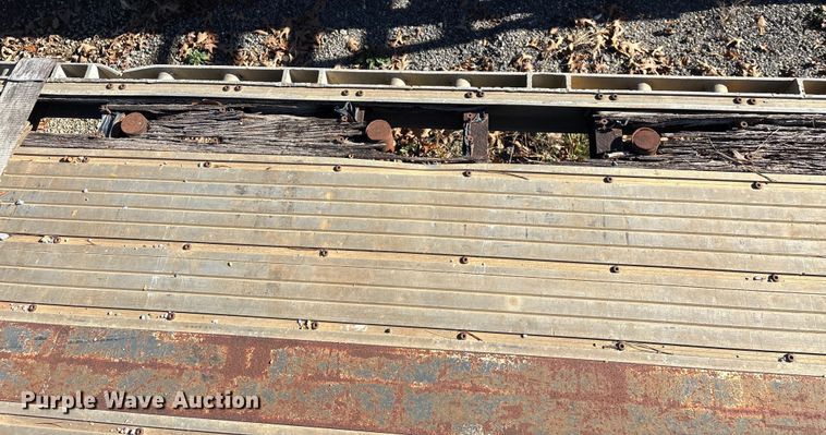 image for item EU7119 2001 Dorsey DCTC-48 flatbed trailer