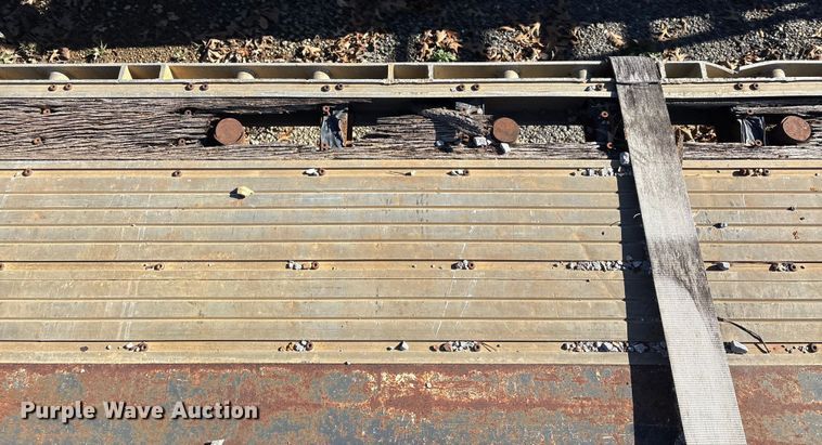 image for item EU7119 2001 Dorsey DCTC-48 flatbed trailer