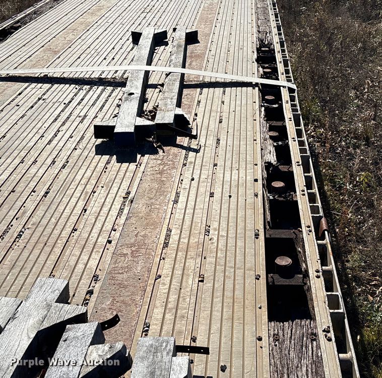 image for item EU7119 2001 Dorsey DCTC-48 flatbed trailer