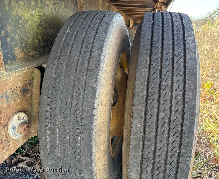 image for item EU7119 2001 Dorsey DCTC-48 flatbed trailer