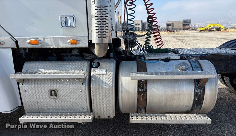 image for item EU8558 2013 Freightliner Coronado semi truck