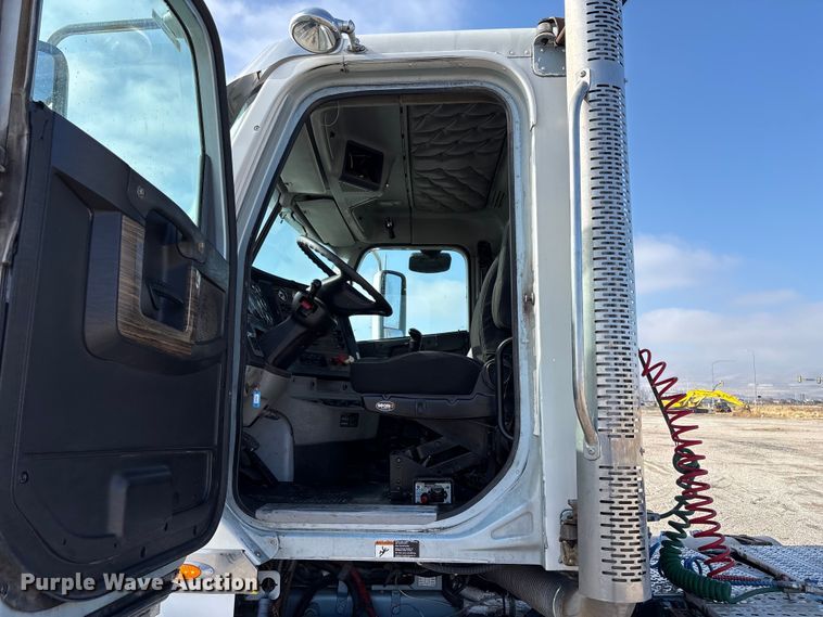 image for item EU8558 2013 Freightliner Coronado semi truck