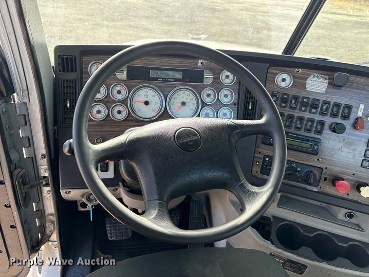 image for item EU8558 2013 Freightliner Coronado semi truck