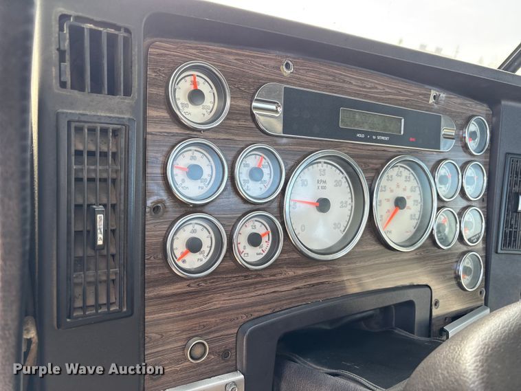 image for item EU8558 2013 Freightliner Coronado semi truck