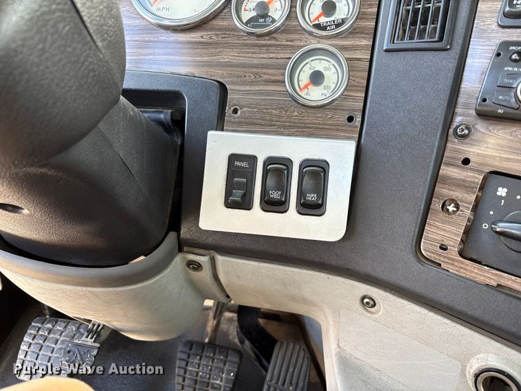 image for item EU8558 2013 Freightliner Coronado semi truck