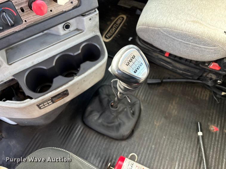 image for item EU8558 2013 Freightliner Coronado semi truck