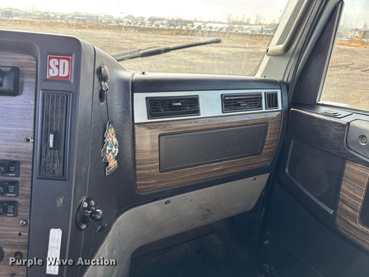 image for item EU8558 2013 Freightliner Coronado semi truck