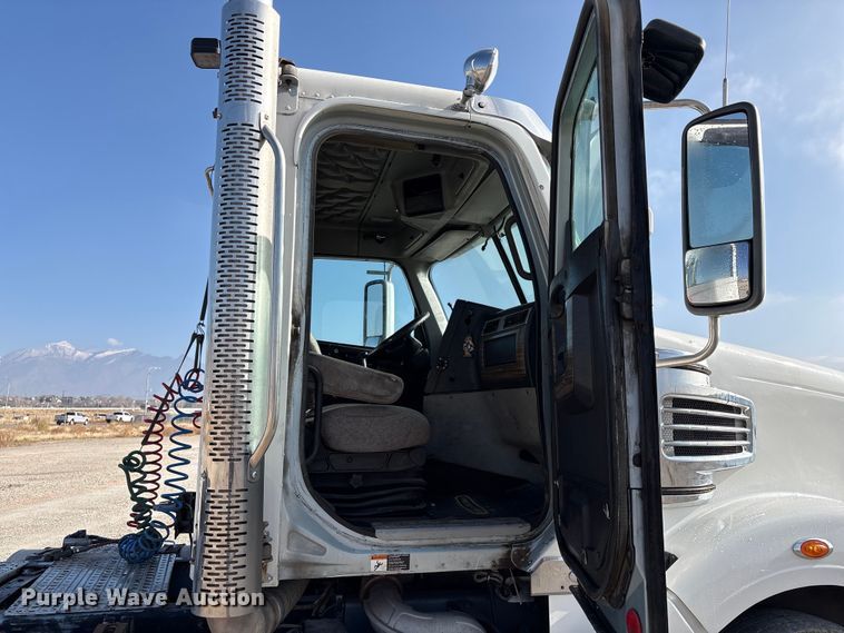 image for item EU8558 2013 Freightliner Coronado semi truck