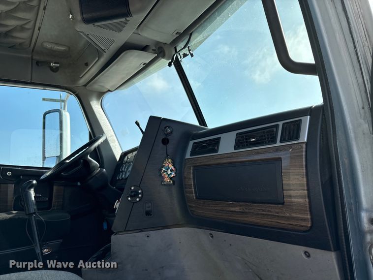 image for item EU8558 2013 Freightliner Coronado semi truck