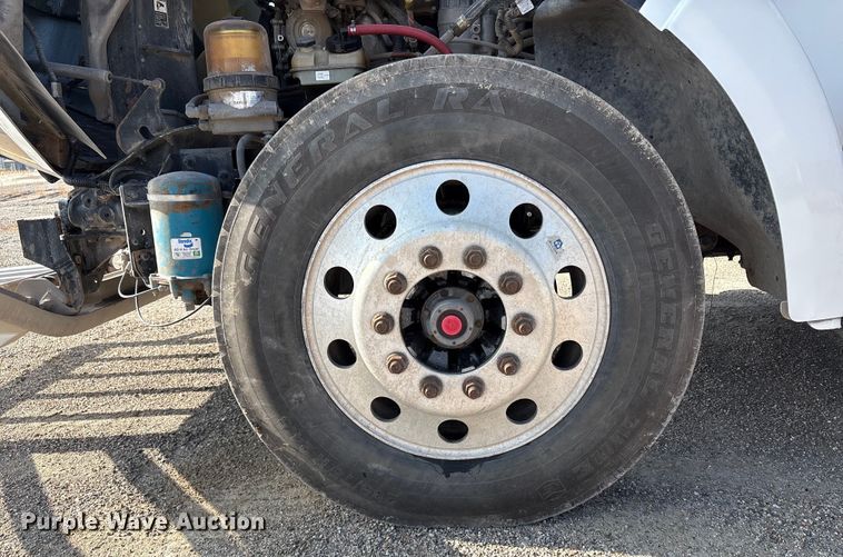 image for item EU8558 2013 Freightliner Coronado semi truck