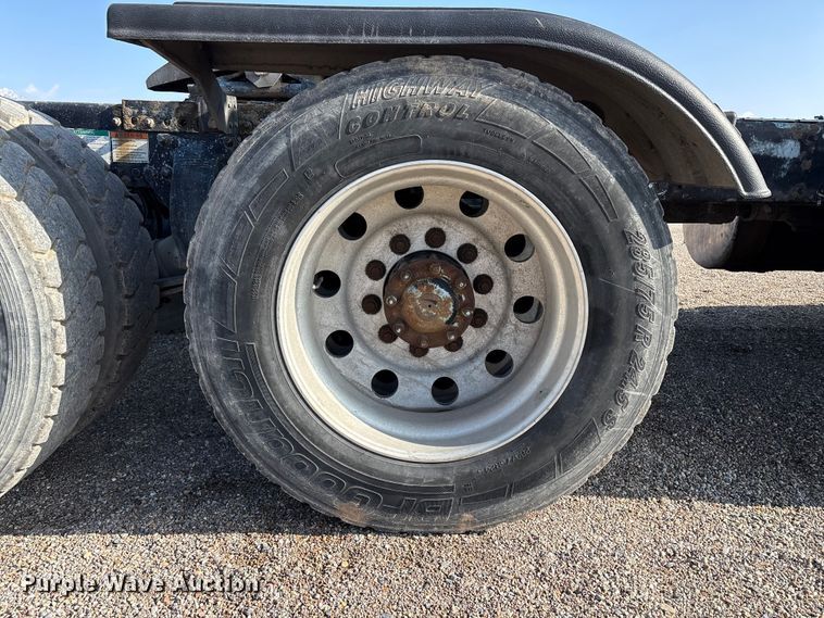 image for item EU8558 2013 Freightliner Coronado semi truck