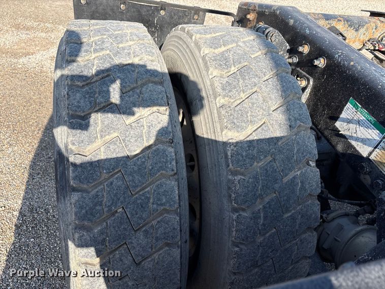 image for item EU8558 2013 Freightliner Coronado semi truck