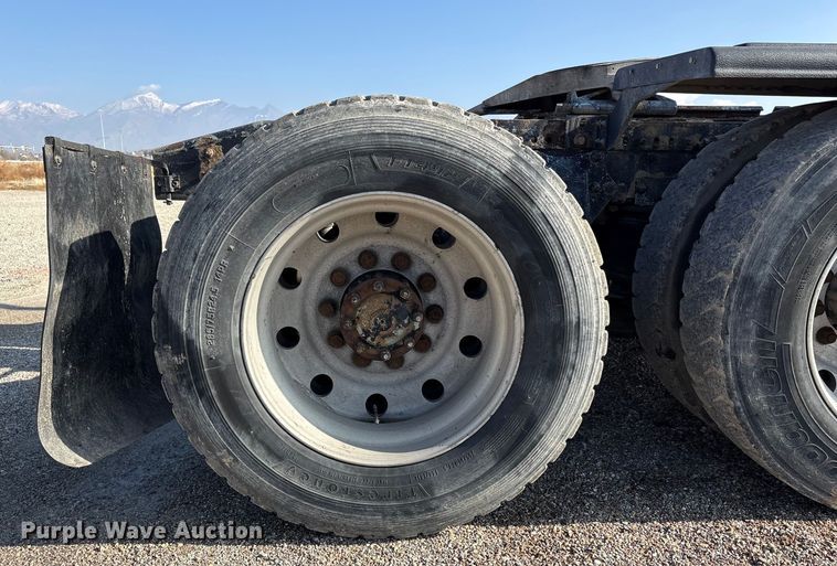 image for item EU8558 2013 Freightliner Coronado semi truck