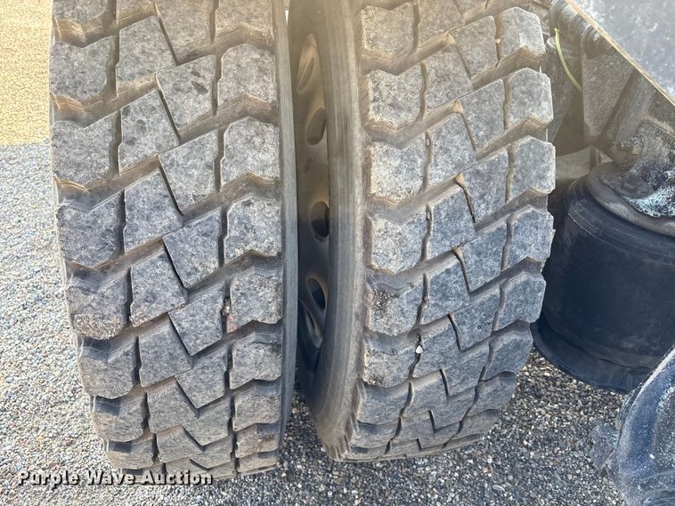 image for item EU8558 2013 Freightliner Coronado semi truck