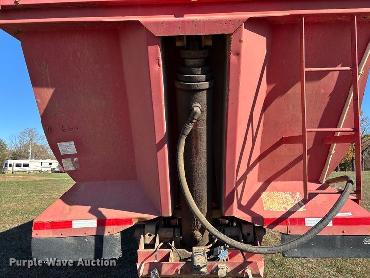 image for item EV3266 1990 Hilbilt 22-24 5/16 FLMN end dump trailer