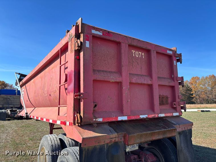 image for item EV3266 1990 Hilbilt 22-24 5/16 FLMN end dump trailer