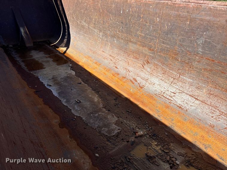 image for item EV3266 1990 Hilbilt 22-24 5/16 FLMN end dump trailer