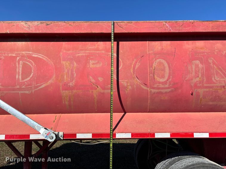 image for item EV3266 1990 Hilbilt 22-24 5/16 FLMN end dump trailer