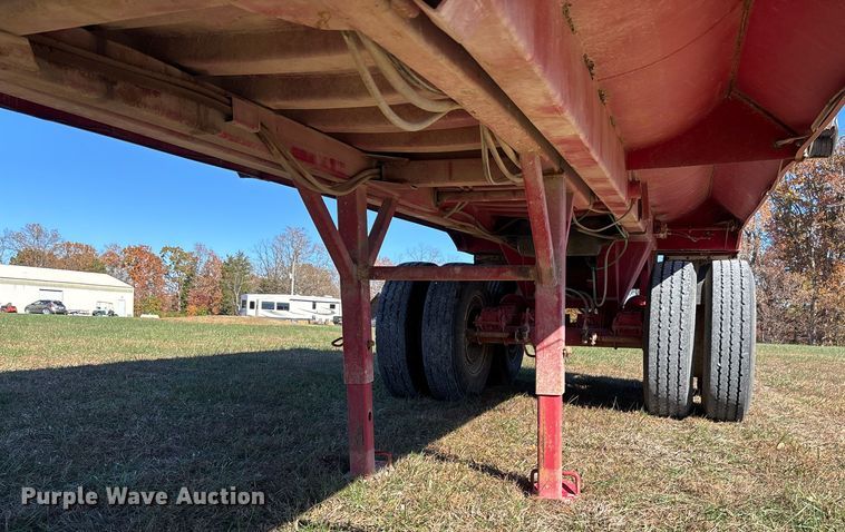 image for item EV3266 1990 Hilbilt 22-24 5/16 FLMN end dump trailer