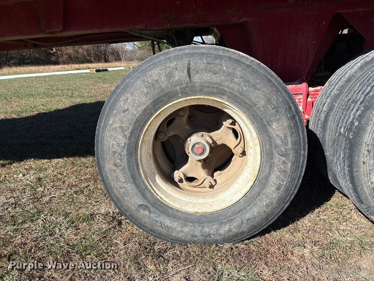 image for item EV3266 1990 Hilbilt 22-24 5/16 FLMN end dump trailer