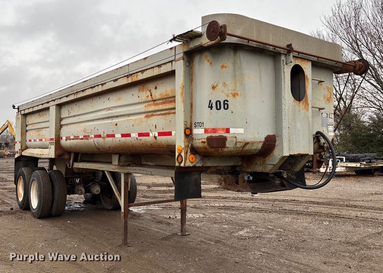 image for item EV3349 1994 Clement HL2623 end dump trailer