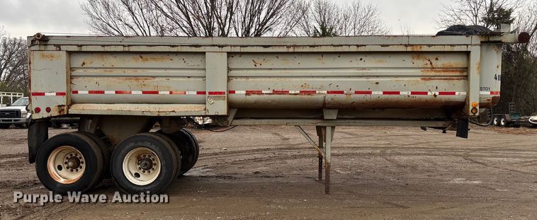 image for item EV3349 1994 Clement HL2623 end dump trailer