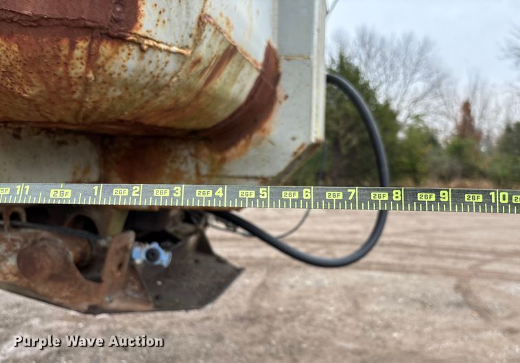 image for item EV3349 1994 Clement HL2623 end dump trailer