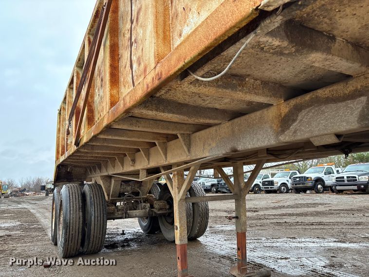 image for item EV3350 1991 Hilbilt 22-22FL end dump trailer