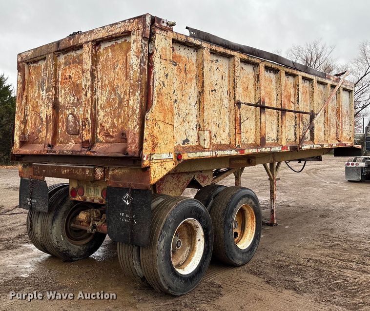 image for item EV3352 1987 Hilbilt 24-29 end dump trailer