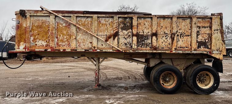 image for item EV3352 1987 Hilbilt 24-29 end dump trailer