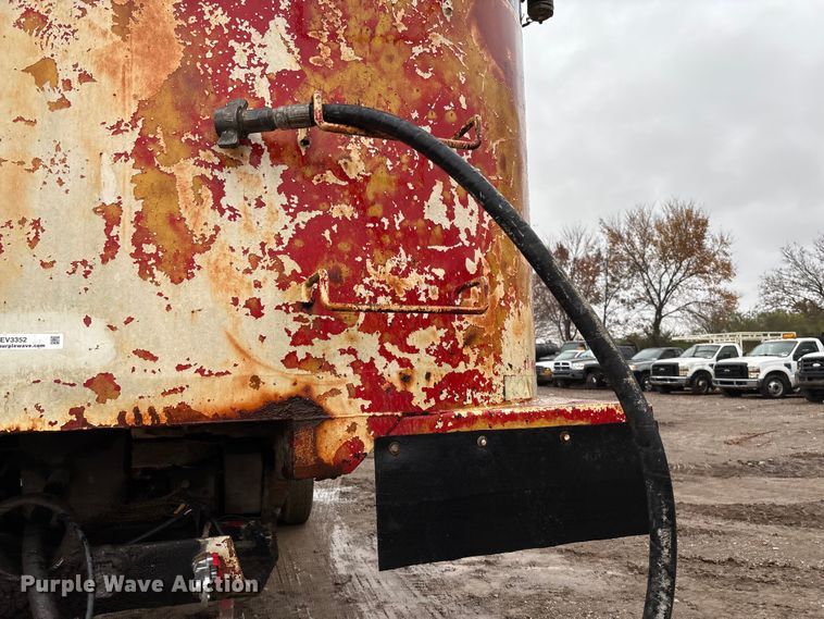 image for item EV3352 1987 Hilbilt 24-29 end dump trailer