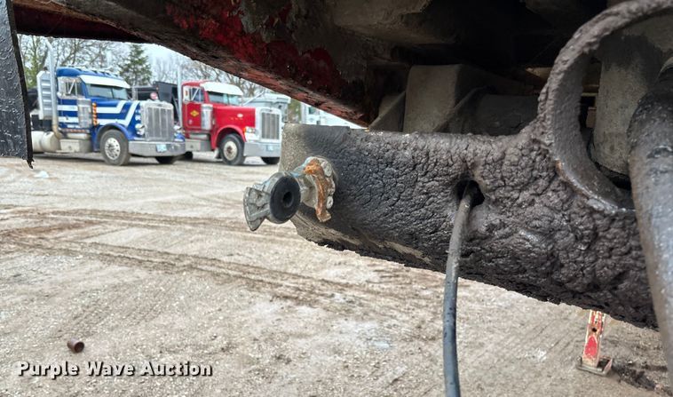 image for item EV3352 1987 Hilbilt 24-29 end dump trailer