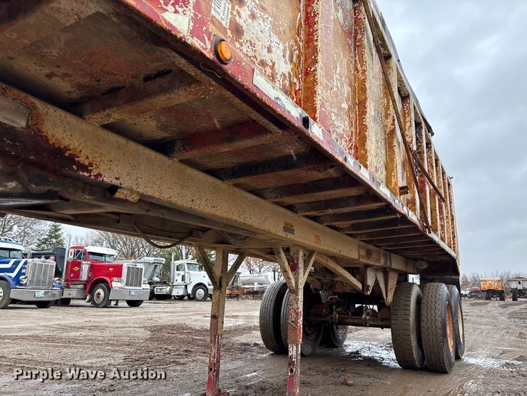image for item EV3352 1987 Hilbilt 24-29 end dump trailer