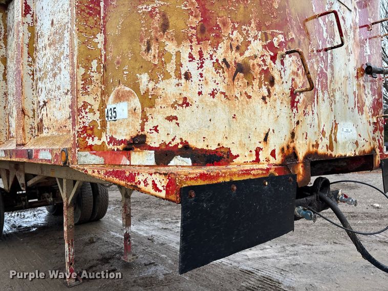 image for item EV3352 1987 Hilbilt 24-29 end dump trailer