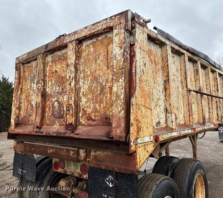 image for item EV3352 1987 Hilbilt 24-29 end dump trailer