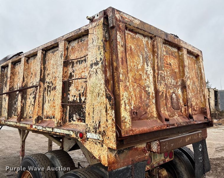 image for item EV3352 1987 Hilbilt 24-29 end dump trailer