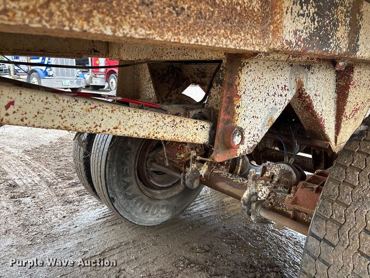 image for item EV3352 1987 Hilbilt 24-29 end dump trailer